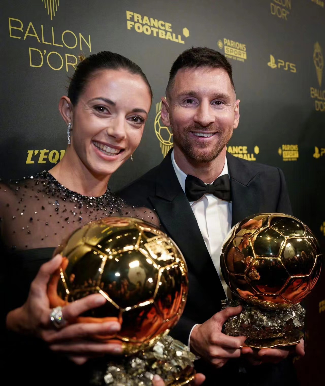 Fotballsuperstjerner skinner på himmelen, Messi og Bonmatis gylne måløyeblikk